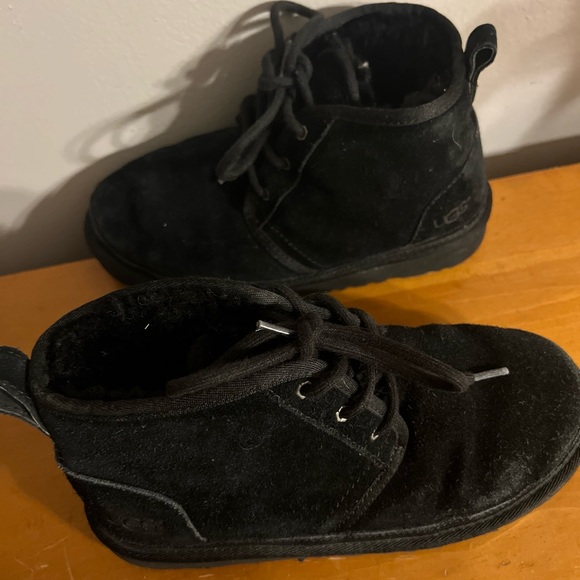 UGG NEUMEL WOMEN ANKLE BOOTS SUEDE BLACK US 4 - Picture 2 of 9